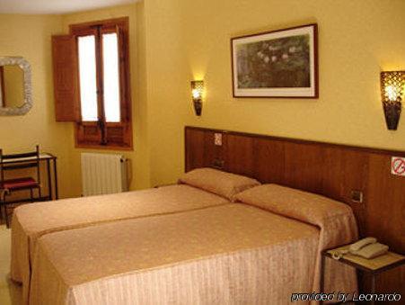 טולדו Hostal Sol מראה חיצוני תמונה