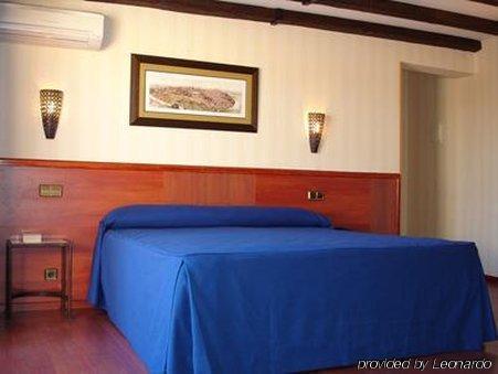 טולדו Hostal Sol מראה חיצוני תמונה